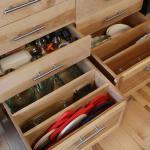 Drawers with removable dividers.