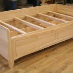 Maple daybed, knockdown with drawers.